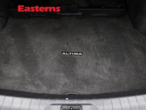 Used 2025 Nissan Altima 2.5 SR FWD image 9