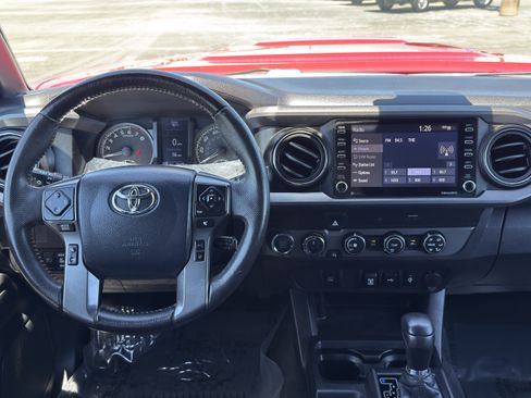 Used 2020 Toyota Tacoma TRD Sport AWD/4WD image 24