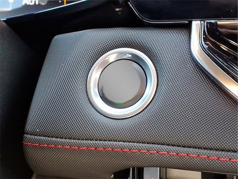 Used 2023 Chevrolet Colorado Z71 w/ Z71 Convenience Package 2 image 13