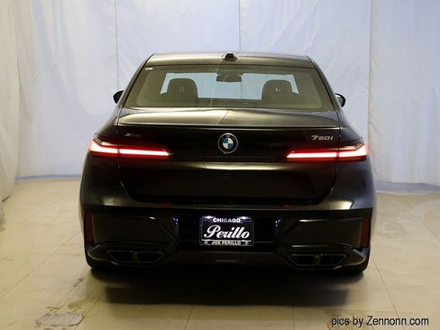 Used 2026 BMW 760i xDrive w/ Executive Package image 7