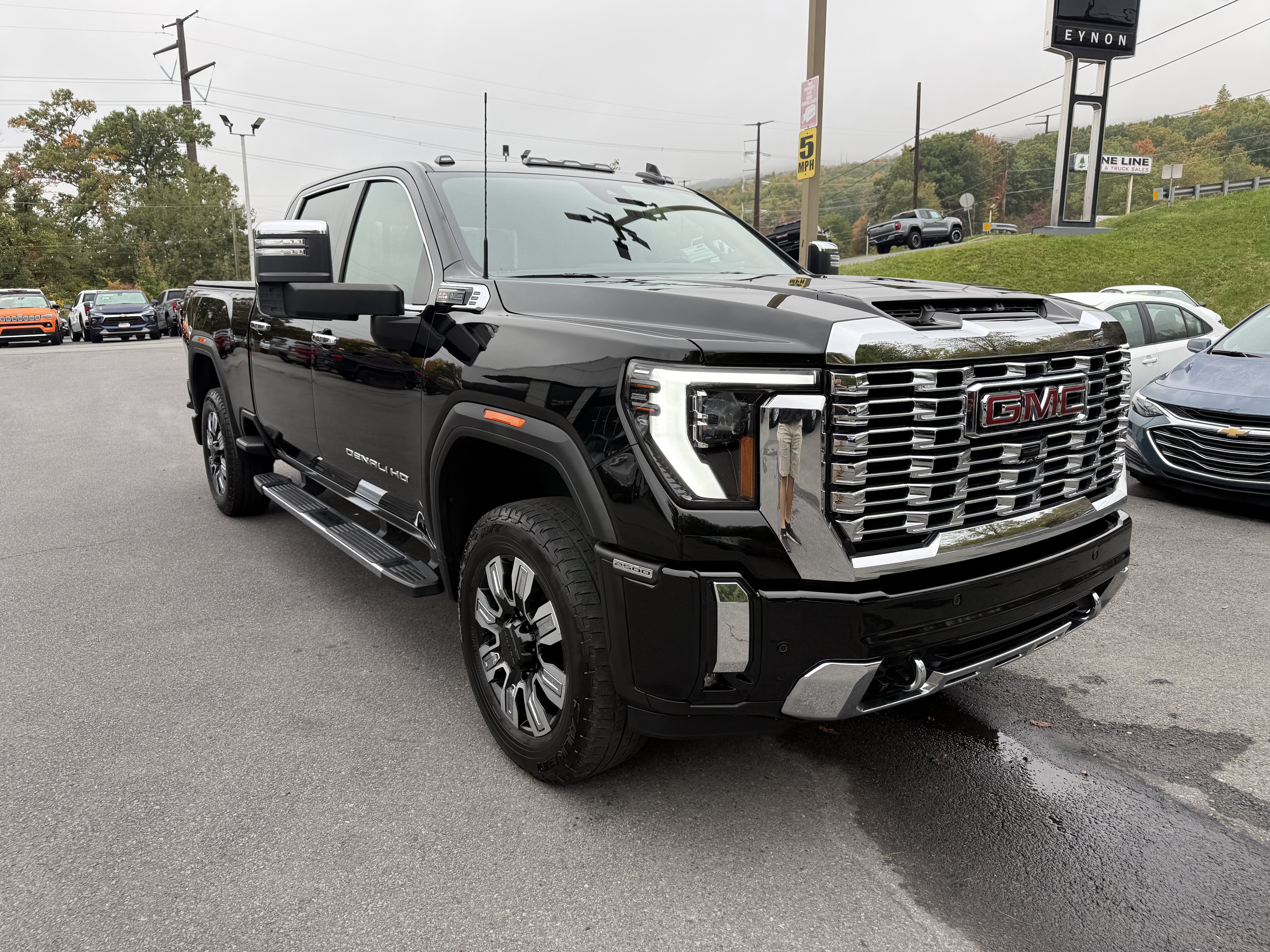 Used 2024 GMC Sierra 2500 Denali w/ Denali Reserve Package AWD/4WD image 7