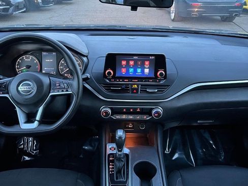 Used 2022 Nissan Altima 2.5 S image 9