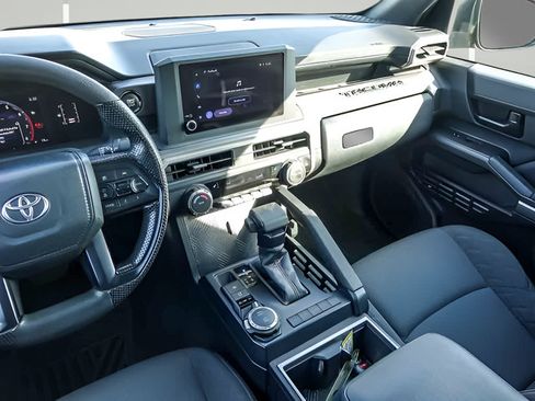 Used 2024 Toyota Tacoma SR5 AWD/4WD image 15