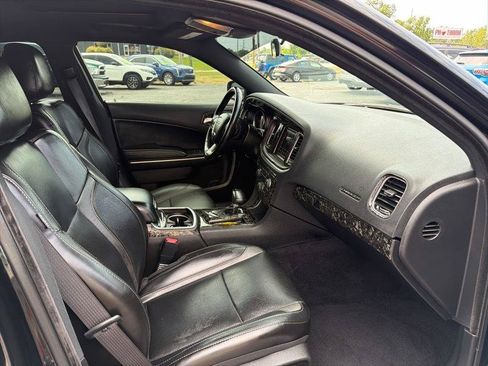 Used 2022 Dodge Charger SXT w/ Leather Interior Group RWD image 6