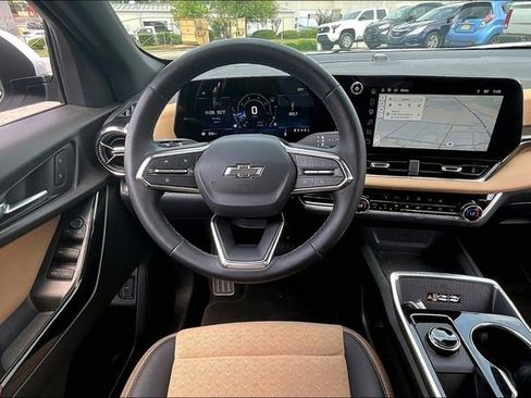 Used 2026 Chevrolet Equinox ACTIV w/ Safety and Technology Package FWD image 8
