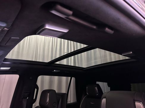 Used 2025 Cadillac Escalade V image 21