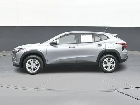 Used 2024 Chevrolet Trax LS FWD image 8
