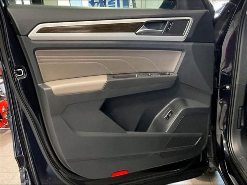 Used 2023 Volkswagen Atlas SE w/ Panoramic Sunroof Package AWD/4WD image 9