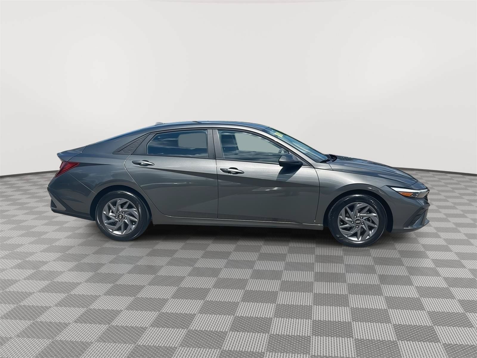 Certified 2024 Hyundai Elantra SEL FWD image 9