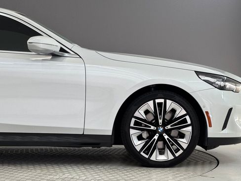 Certified 2024 BMW 530i w/ Convenience Package RWD image 36