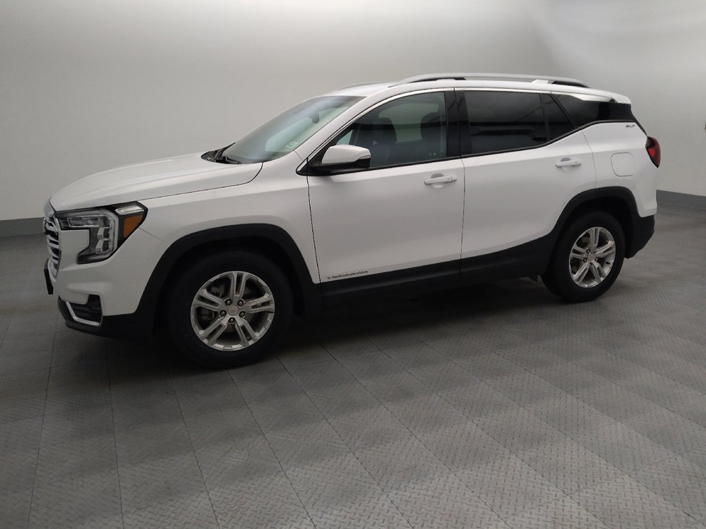 Used 2022 GMC Terrain SLT FWD image 2
