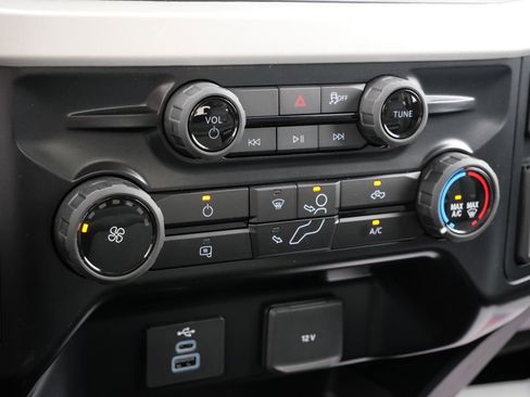 New 2026 Ford F250 XLT w/ FX4 Off-Road Package image 25