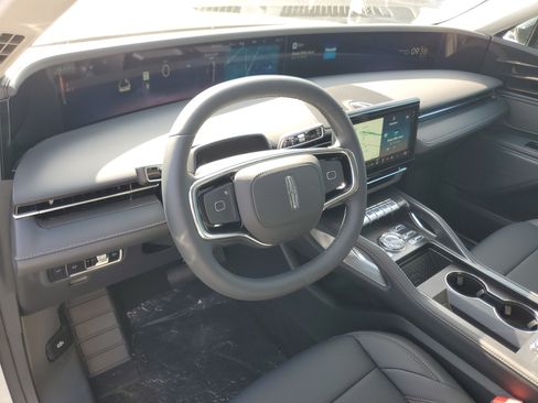 New 2026 Lincoln Nautilus Premier AWD/4WD image 12