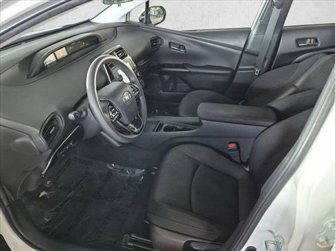 Used 2020 Toyota Prius LE FWD image 16