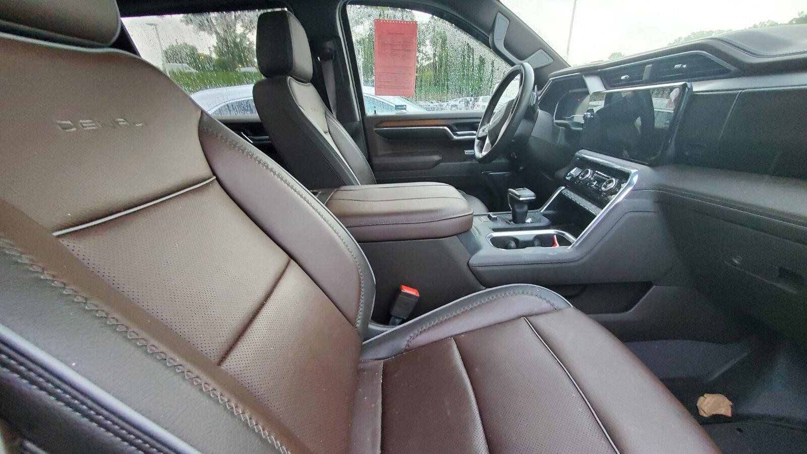 Used 2024 GMC Sierra 1500 Denali AWD/4WD image 4