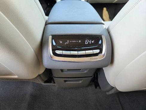 Used 2024 Cadillac XT6 Premium Luxury w/ Technology Package AWD/4WD image 14