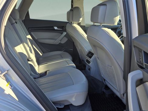 Used 2020 Audi Q5 Premium Plus image 18