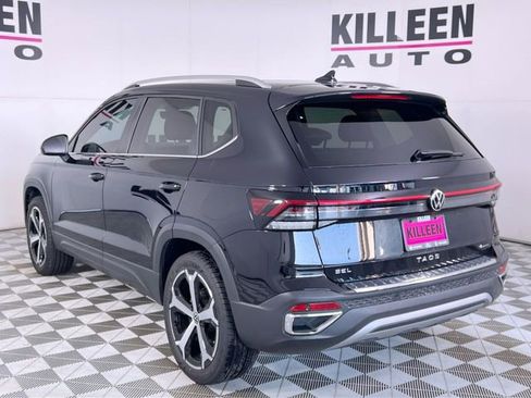 Used 2025 Volkswagen Taos SEL image 5