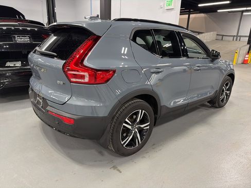 Certified 2023 Volvo XC40 B5 Plus w/ Climate Package image 2