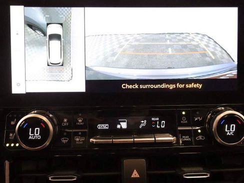 Used 2023 Toyota Highlander Limited FWD image 36