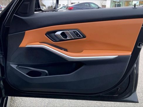 Used 2022 BMW 330i xDrive Sedan w/ Premium Package image 22