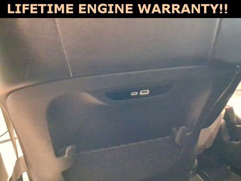 Used 2024 Chrysler Pacifica Touring-L image 23