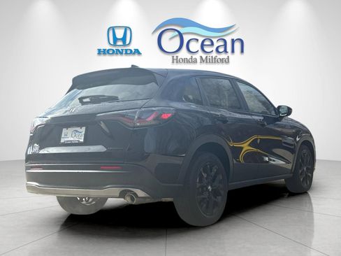 Used 2024 Honda HR-V Sport image 3