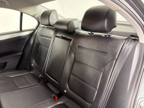 Used 2014 Volkswagen Jetta SE FWD image 16