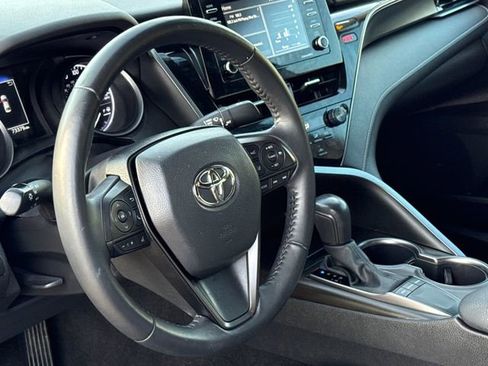 Used 2022 Toyota Camry SE FWD image 17