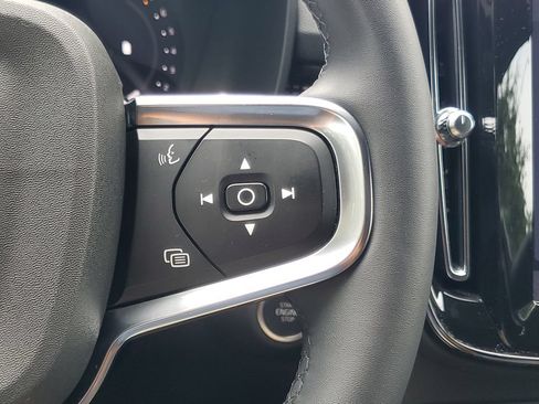 Certified 2023 Volvo XC40 B5 Plus w/ Climate Package AWD/4WD image 22