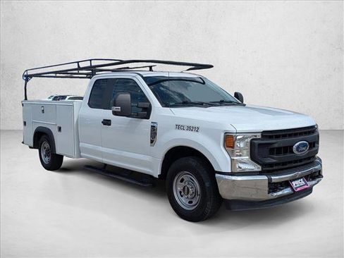 Used 2022 Ford F250 XL w/ Power Equipment Group image 3