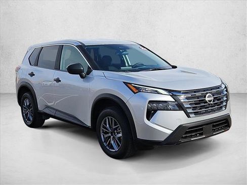 Used 2024 Nissan Rogue S image 3