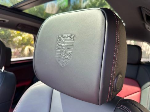 Used 2023 Porsche Macan image 30