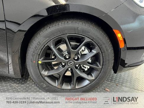 New 2026 Chrysler Pacifica Limited w/ S Appearance Package image 10