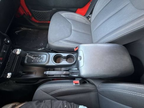 Used 2016 Jeep Wrangler Unlimited Rubicon AWD/4WD image 19