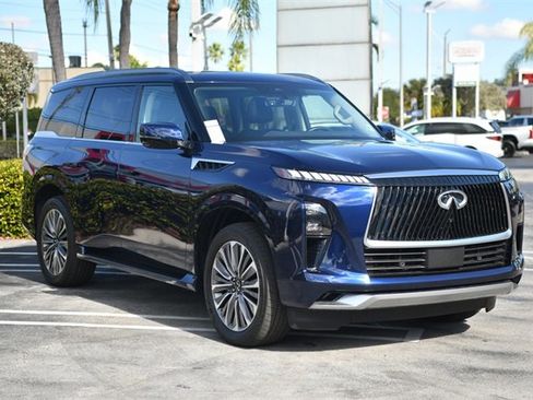 Used 2025 INFINITI QX80 Luxe image 3