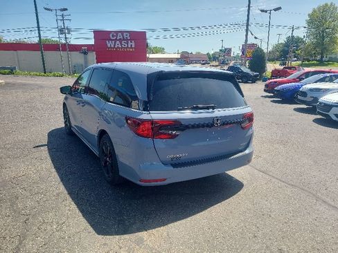 Used 2023 Honda Odyssey Sport image 4