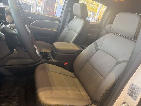 New 2026 Chevrolet Colorado ZR2 w/ Technology Package image 15