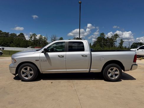 Used 2018 RAM 1500 Classic SLT RWD image 2