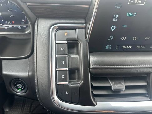 Used 2024 Chevrolet Tahoe Z71 w/ Luxury Package AWD/4WD image 4