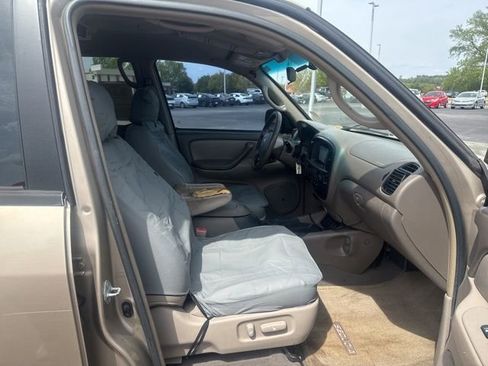 Used 2005 Toyota Sequoia SR5 RWD image 14