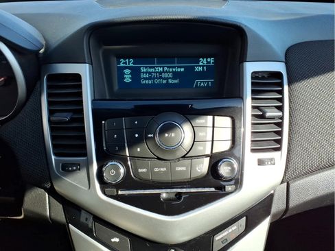 Used 2016 Chevrolet Cruze LT FWD image 13
