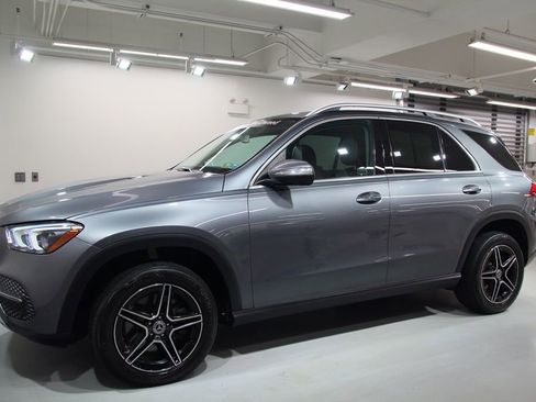 Used 2020 Mercedes-Benz GLE 450 4MATIC image 3