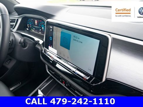 Certified 2024 Volkswagen Atlas Cross Sport SE image 43