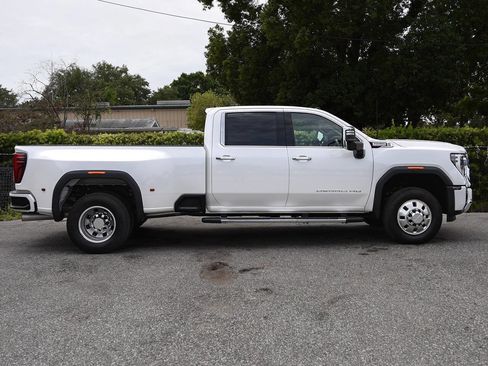 Used 2024 GMC Sierra 3500 Denali w/ Denali Reserve Package AWD/4WD image 6