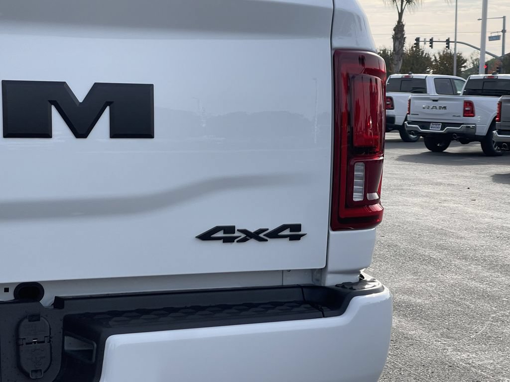 New 2026 RAM 2500 Laramie AWD/4WD image 13