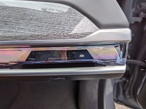 Used 2023 BMW 760i xDrive AWD/4WD image 35