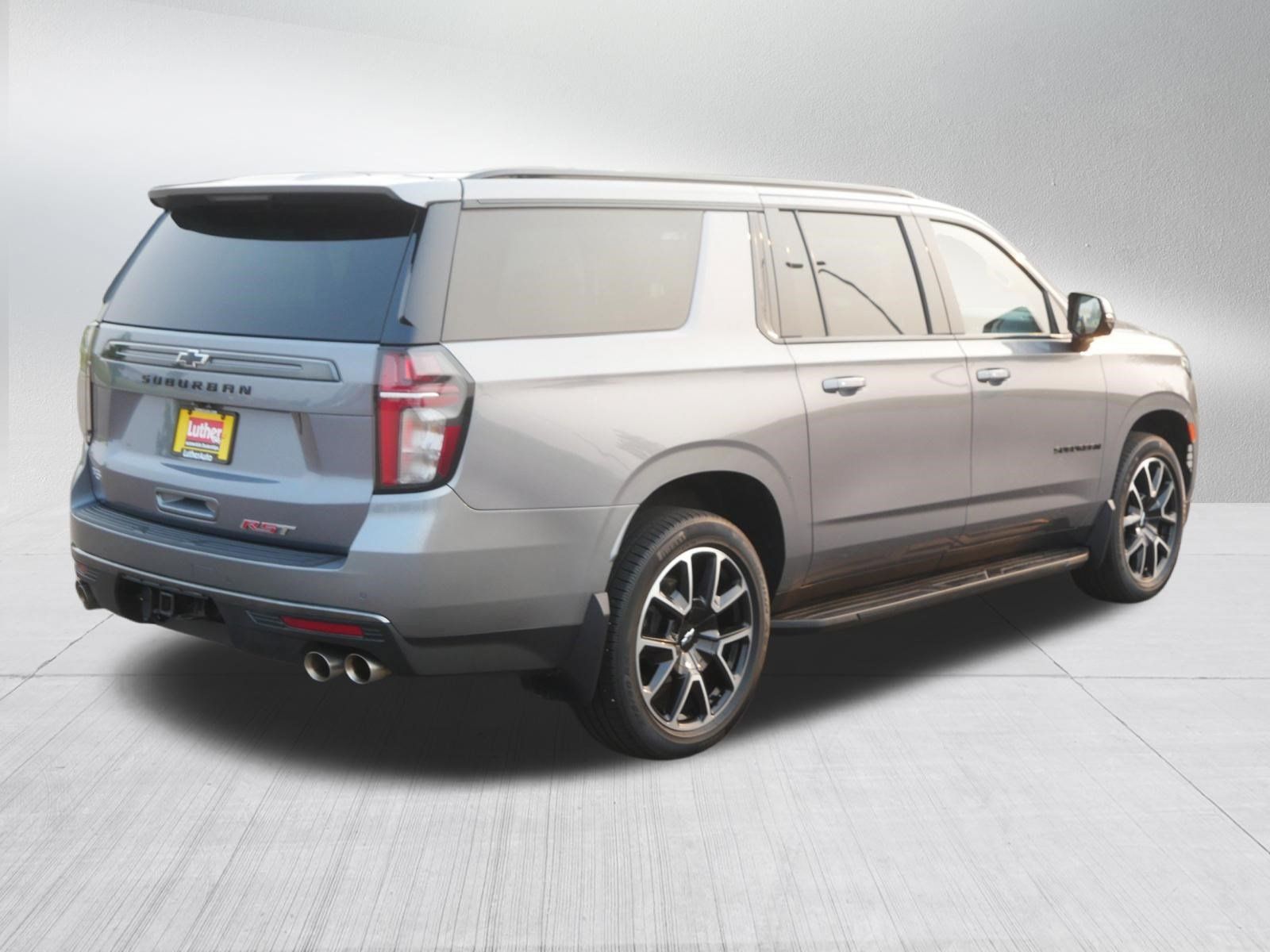 Used 2022 Chevrolet Suburban RST w/ Sport Performance Package AWD/4WD image 7