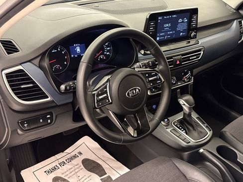 Used 2021 Kia Seltos S FWD image 18