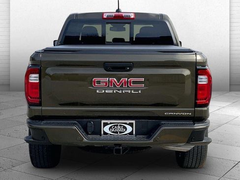 Used 2023 GMC Canyon Denali image 3